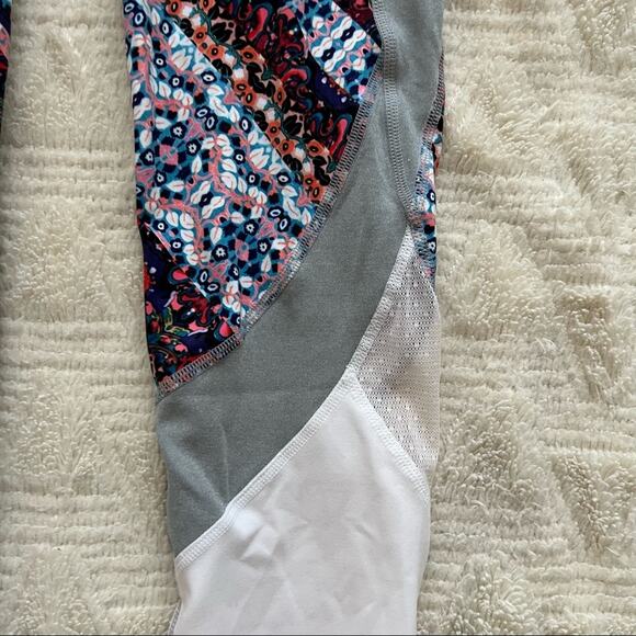 Athleta Nomad Salutation Printed Mesh Capri Leggings - Picture 6 of 11